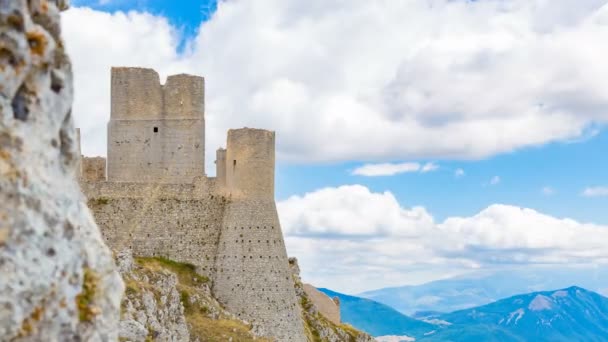 Fortezza Rocca Calascio Abruzzo Visto Muoversi Tra Rocce Timelapse Tempo — Video Stock