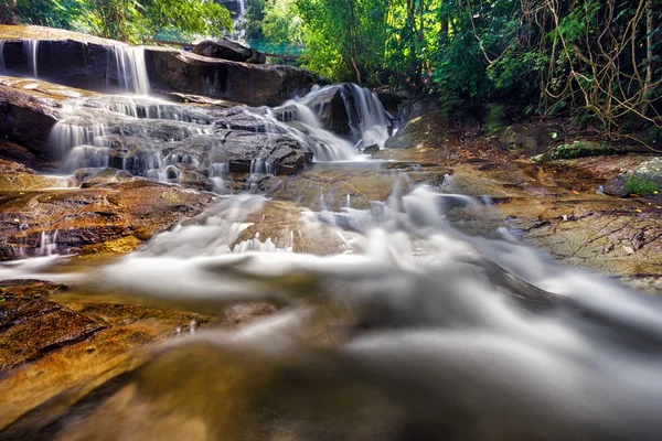Hermoso flujo de Lata Kinjang, cascada — Foto de Stock