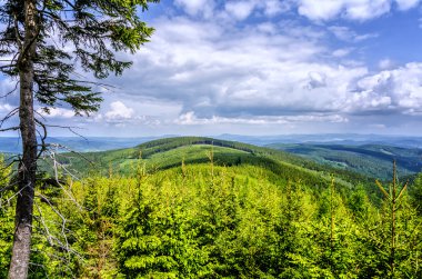 Okraj, Karkonosze geçmek