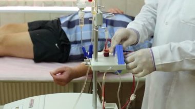 Plazmaferez için cihaz doktor içerir