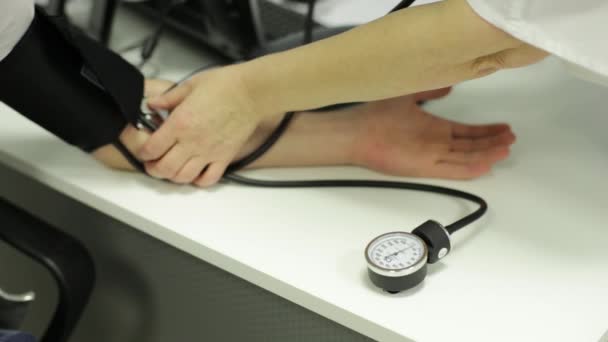 Blood Pressure Measurement Process — Stock Video