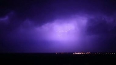 Gece fırtına - şimşek fırtınası