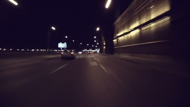 快速城市驱动器在晚上在圣彼得斯堡 — 图库视频影像