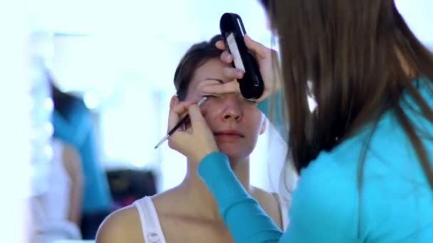 Make-Up mooie vrouw — Stockvideo