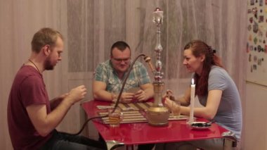 Aile nargile sigara ve söz