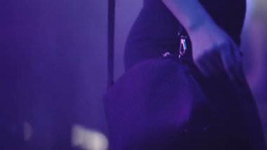 gece kulübünde dans kızı