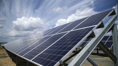 Güneş enerjisi santrali. güneş panelleri