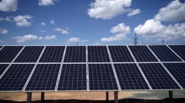 Güneş enerjisi santrali. güneş panelleri