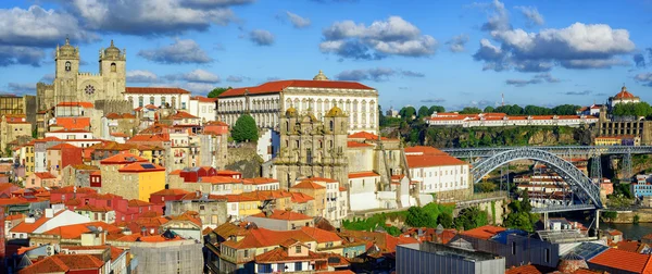 Panoramautsikt över gamla stan i Porto, Portugal — Stockfoto