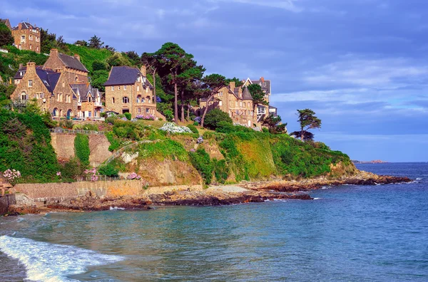 Casas tradicionales de piedra bretón, Bretaña, Francia — Foto de Stock