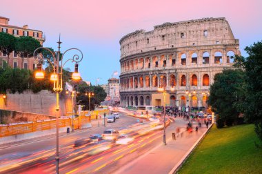 Kolezyum, Roma, İtalya, günbatımı üzerinde