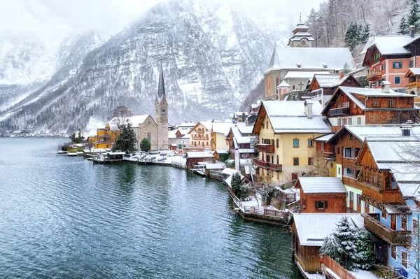 Hallstatt by Salzburg, Áustria, tradicional cidade austríaca de madeira — Fotografia de Stock