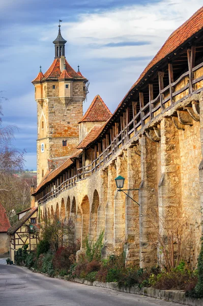 Dinding kota abad pertengahan di Rothenburg ob der Tauber, Jerman — Stok Foto