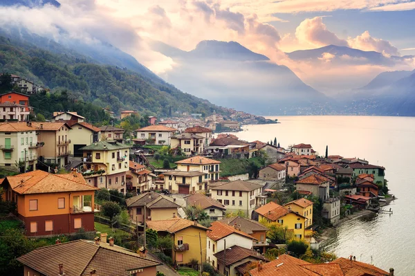 Widok na jezioro Como, Mediolan, Włochy — Zdjęcie stockowe