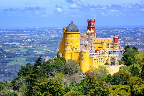 Vista panorámica del palacio de Pena, Sintra, Portugal — Foto de Stock