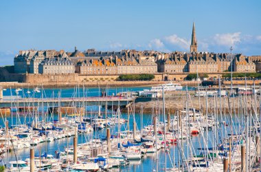 Saint-Malo, İngiltere, Fransa