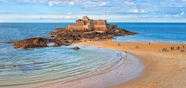 Drobna być wyspa, Saint Malo, Brittany, Francja — Zdjęcie stockowe