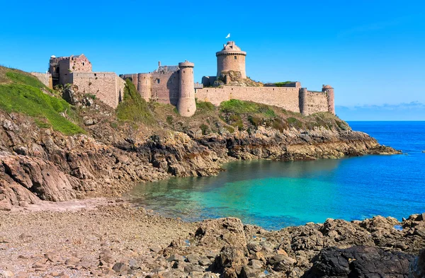 Benteng La Latte di Cote de Granite Rose, Brittany, Perancis — Stok Foto