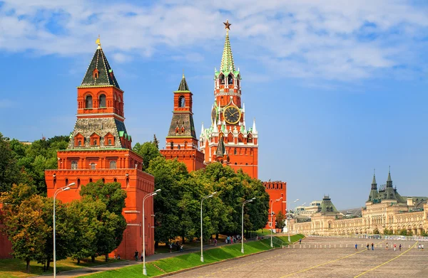 Κόκκινη πλατεία και το Κρεμλίνο πύργους, Μόσχα, Ρωσία — Φωτογραφία Αρχείου