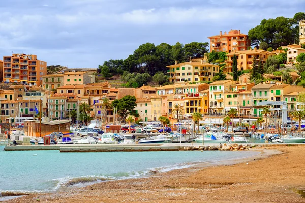 Resort cidade Port Soller, Mar Mediterrâneo, Maiorca, Espanha — Fotografia de Stock