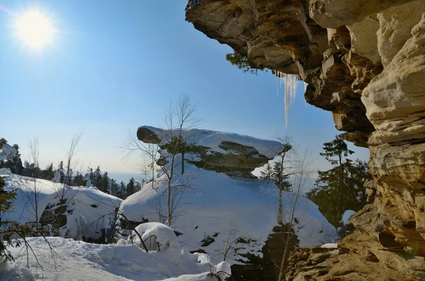 Зимовий ліс рок . — стокове фото