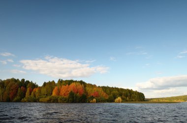 Pitoresk, renkli sonbahar manzara.
