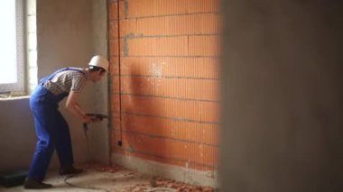 bir matkap ile Oluşturucu