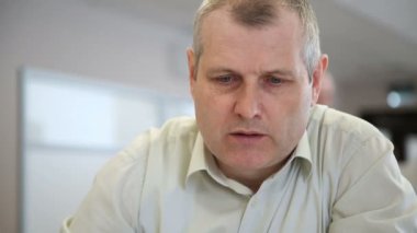 ofiste yöneticileri