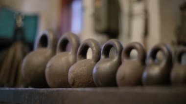 Demirci el yapımı. metal ağırlık