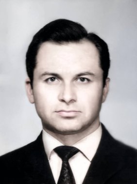 Ceket ve kravat takmış genç bir Sovyet 'in klasik portresi. Retro fotoğraf, 1960 'lar.