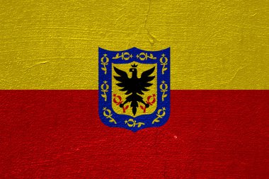 Kolombiya 'nın başkenti Bogota' nın resmi bayrağı çatlak bir duvar dokusunda. Kavramsal kolaj.