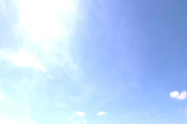 Niebo z chmurami w ruchu. Ładne renderowania 3d — Zdjęcie stockowe