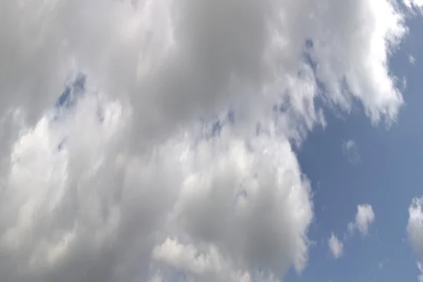 Небо с облаками в движении. Nice 3D Rendering — стоковое фото