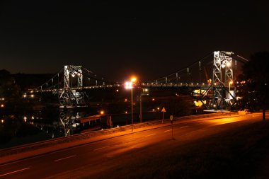 Akşam köprü atış