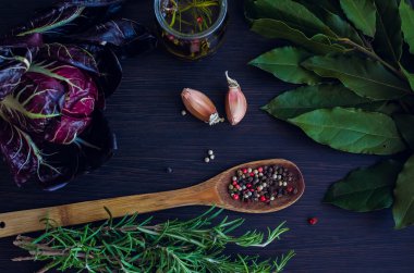 otlar ve baharatlar seçimi