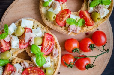 Klasik frisella domates