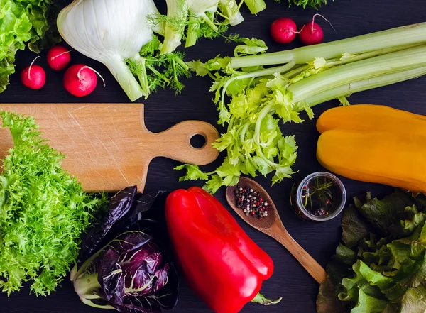 Salata için Taze Malzemeler