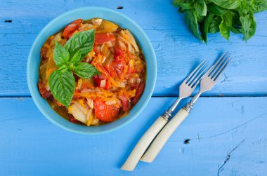 İtalyan peperonata: kavrulmuş dolmalık biber