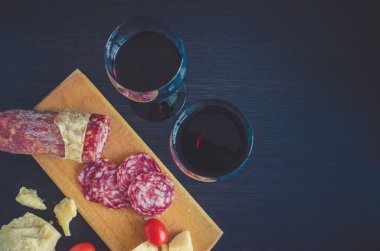 İki kadehlerin natürmort