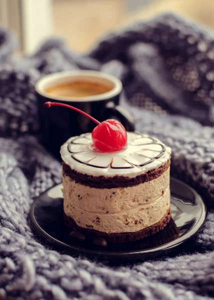 Café e bolo como uma refeição matinal — Fotografia de Stock