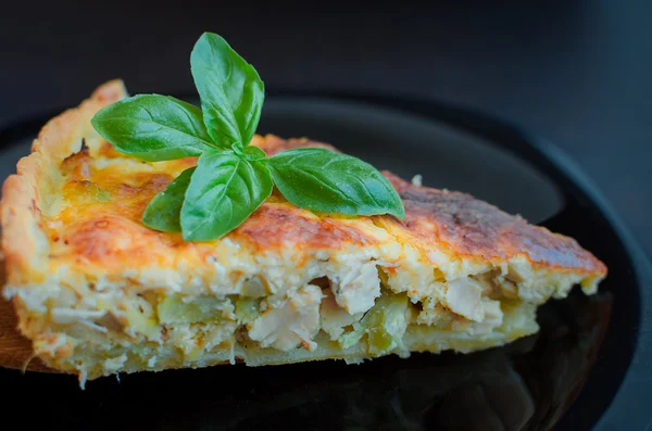 Piece of French quiche Lorraine pie — стокове фото