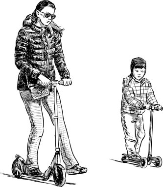 Anne ve oğlu scooter