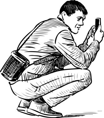 adam resmi bir cep telefonu alır.