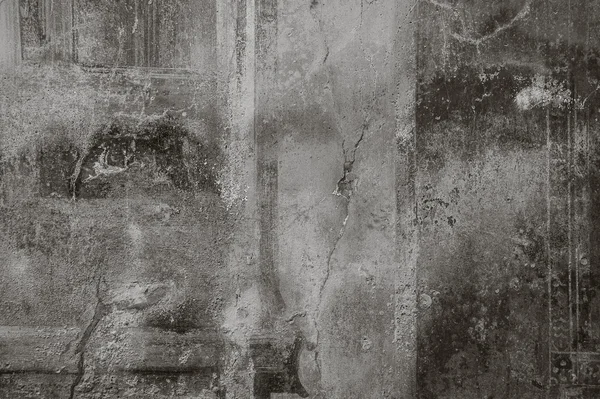 Eski püskü bir duvar boyama