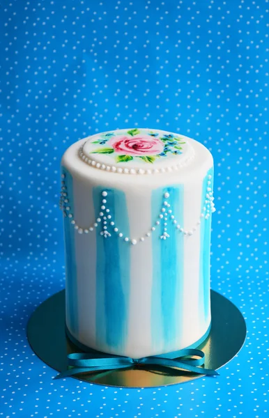 ゴージャスな塗られたケーキ — ストック写真