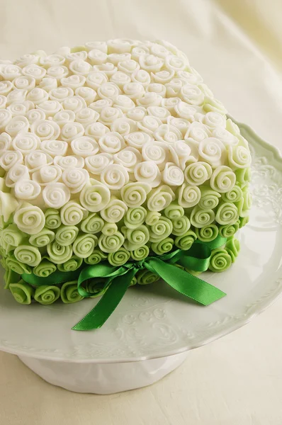 Bonito pastel de cumpleaños — Foto de Stock