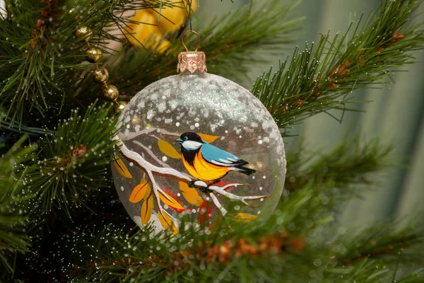 Christmas Decoration Glass Ball Titmouse Painted Hangs Tree Branch — Stock Photo, Image