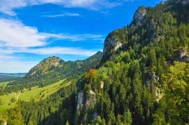 Alp dağlarının manzaralı manzarası