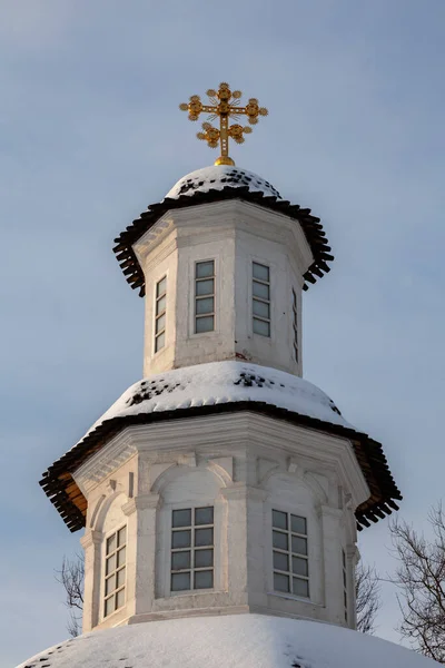 Sergiev Posad 俄罗斯 Pyatnitsky井教堂屋顶上的十字架 — 图库照片