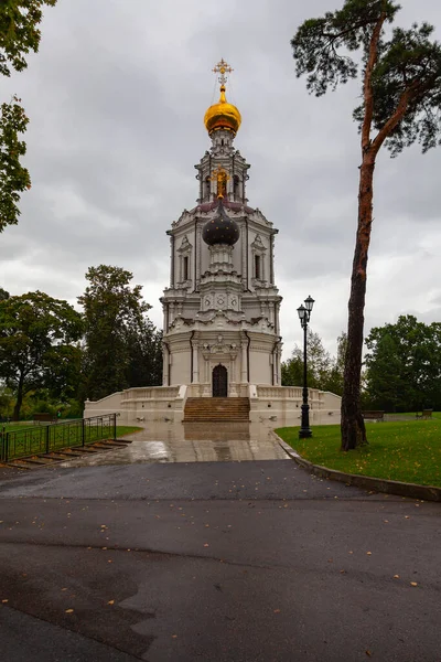 Церковь Животворящей Троицы Троице Лыкове Москва Россия — стоковое фото